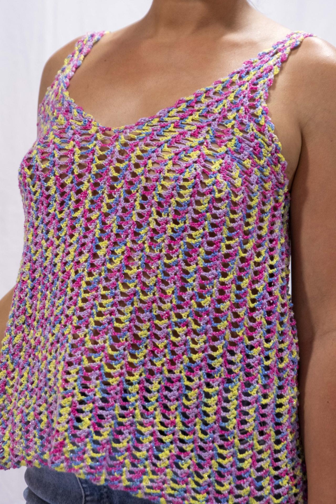 Top Aurora multicolore, création au crochet Melle Tricote